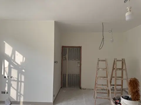 宏達室內裝修公司承接：公屋，居屋，私人樓油漆工程